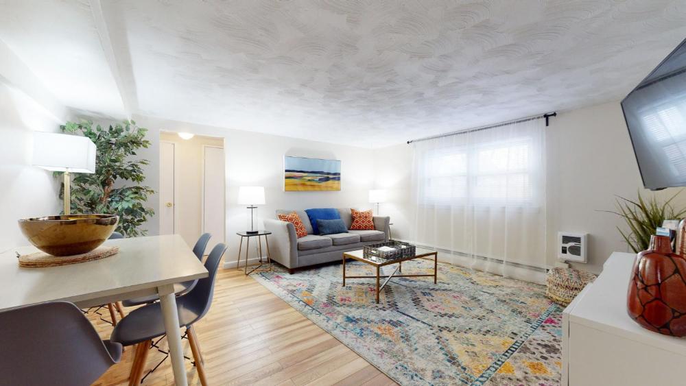 Great 1 bed close to Longwd Med, Fenway, parkng